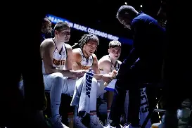 博鱼体育平台官网-丹佛掘金训练开放日；集结日防线松动引欢呼；CBA常规赛在即；球队文化再被提及