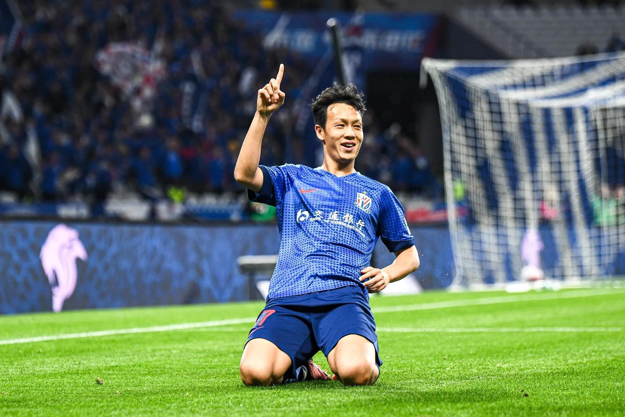 赛地聚焦:国王杯集结日热度飙升,上海海港调整名单,气氛紧张,细节决定成败 赛地聚焦:国王杯集结日热度飙升,上海海港调整名单,气氛紧张,细节决定成败