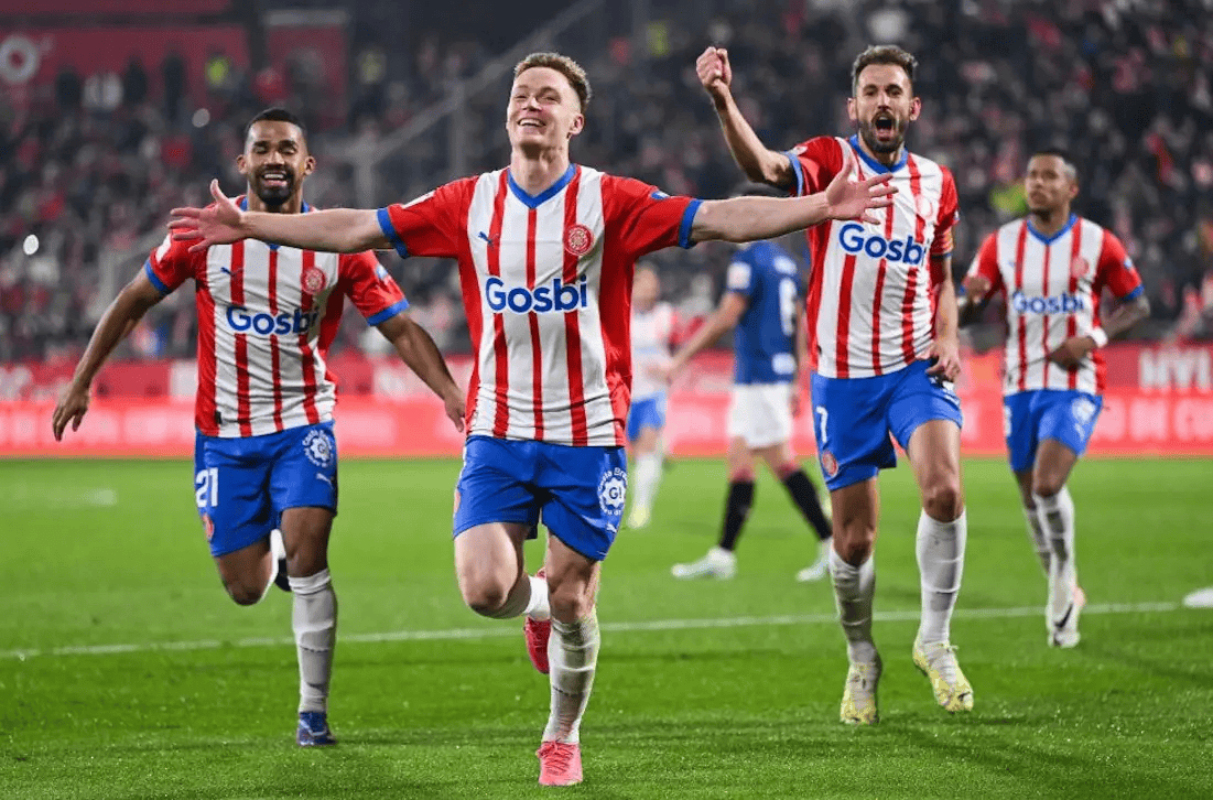 博鱼体育平台官网-埃因霍温关键时刻远射贴柱；志在法甲名次提升；悬念犹存；年轻球员得到机会