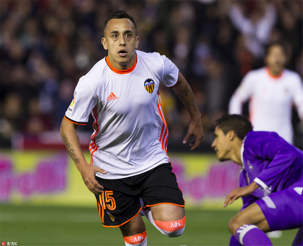 赛前西甲传出新动向,瓦伦西亚状态回暖,管理层表态——更衣室稳定,高层口径保持一致 赛前西甲传出新动向,瓦伦西亚状态回暖,管理层表态——更衣室稳定,高层口径保持一致