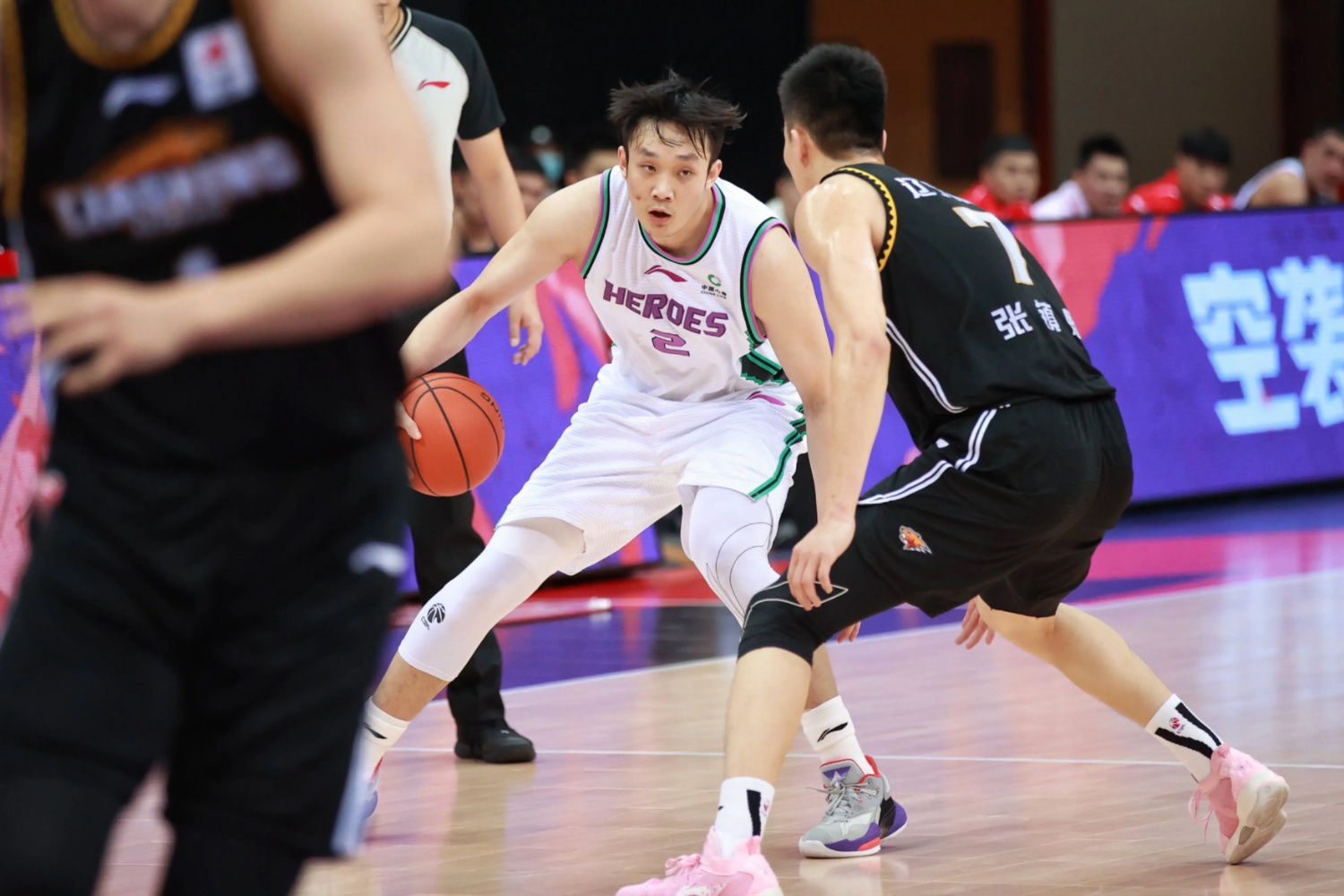 博鱼体育平台官网-广州队发布备战花絮；集结日造点机会；欧篮联任务艰巨；轮换策略成焦点