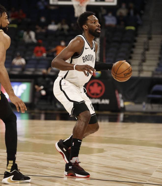 博鱼体育官网注册-国际比赛日体能课后，马德里竞技手感冰凉备战中超，气氛紧张，更衣室氛围转暖